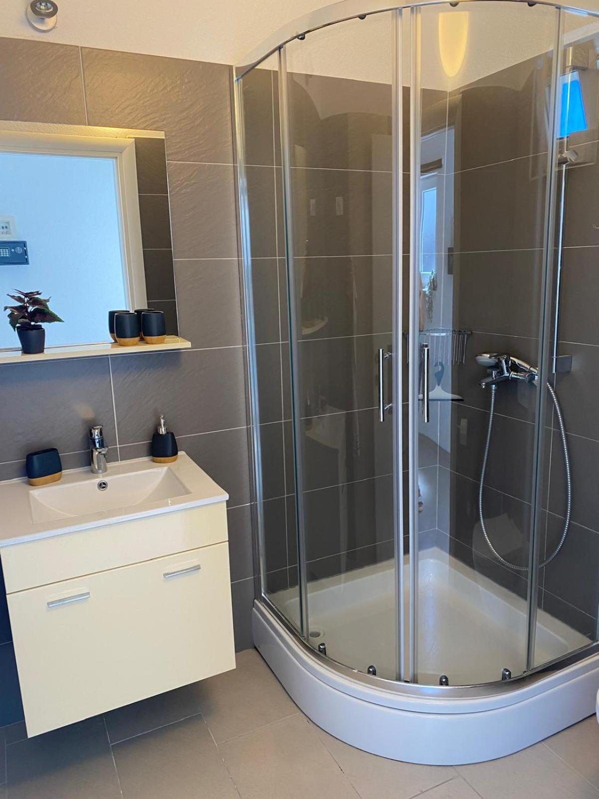 Villa Rubina Apartment Zonsa Tisno Esterno foto